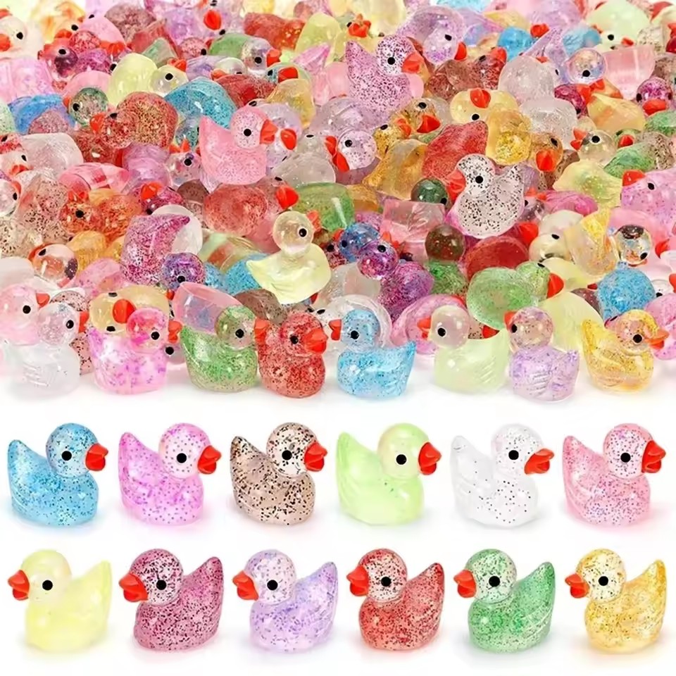 Resin Craft Material - จี้รูปเป็ดน้อยสีชมพูวิบวับน่ารัก ตกแต่งสวนจิ๋ว ของตกแต่งเรซิ่นขนาดเล็ก